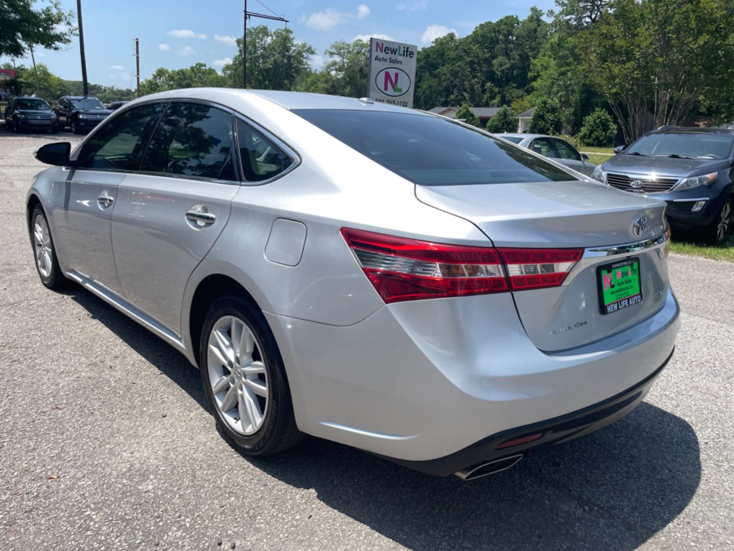 2014 GRAY TOYOTA AVALON XLE (4T1BK1EB4EU) with an 3.5L engine, Automatic transmission, located at 5103 Dorchester Rd., Charleston, SC, 29418-5607, (843) 767-1122, 36.245171, -115.228050 - Photo#4